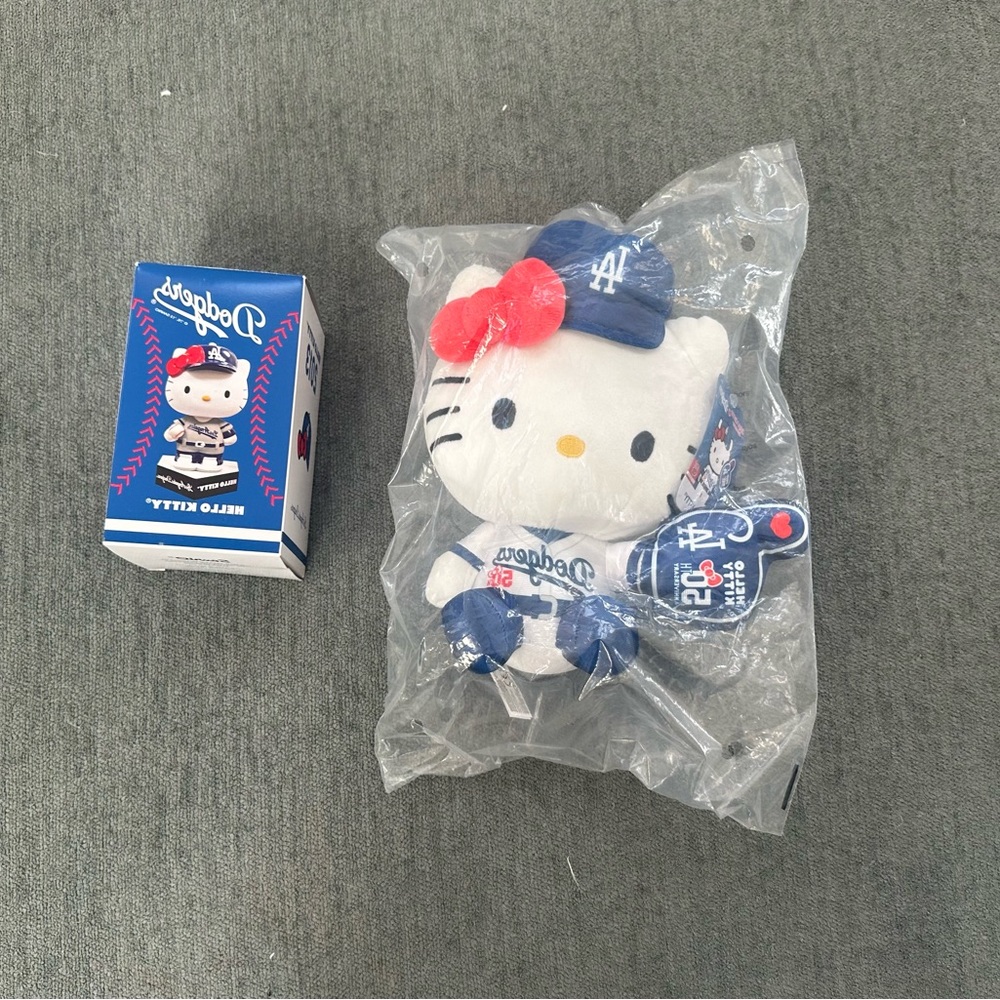 Los Angeles Dodgers Hello Kitty Bobblehead & Hello Kitty 50th Anniversary plush